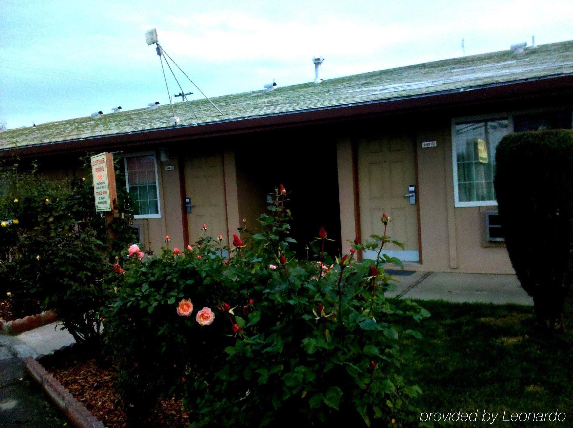 Maple Inn And Suites Los Banos Exteriör bild