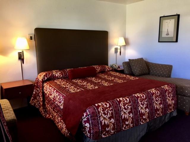 Maple Inn And Suites Los Banos Exteriör bild