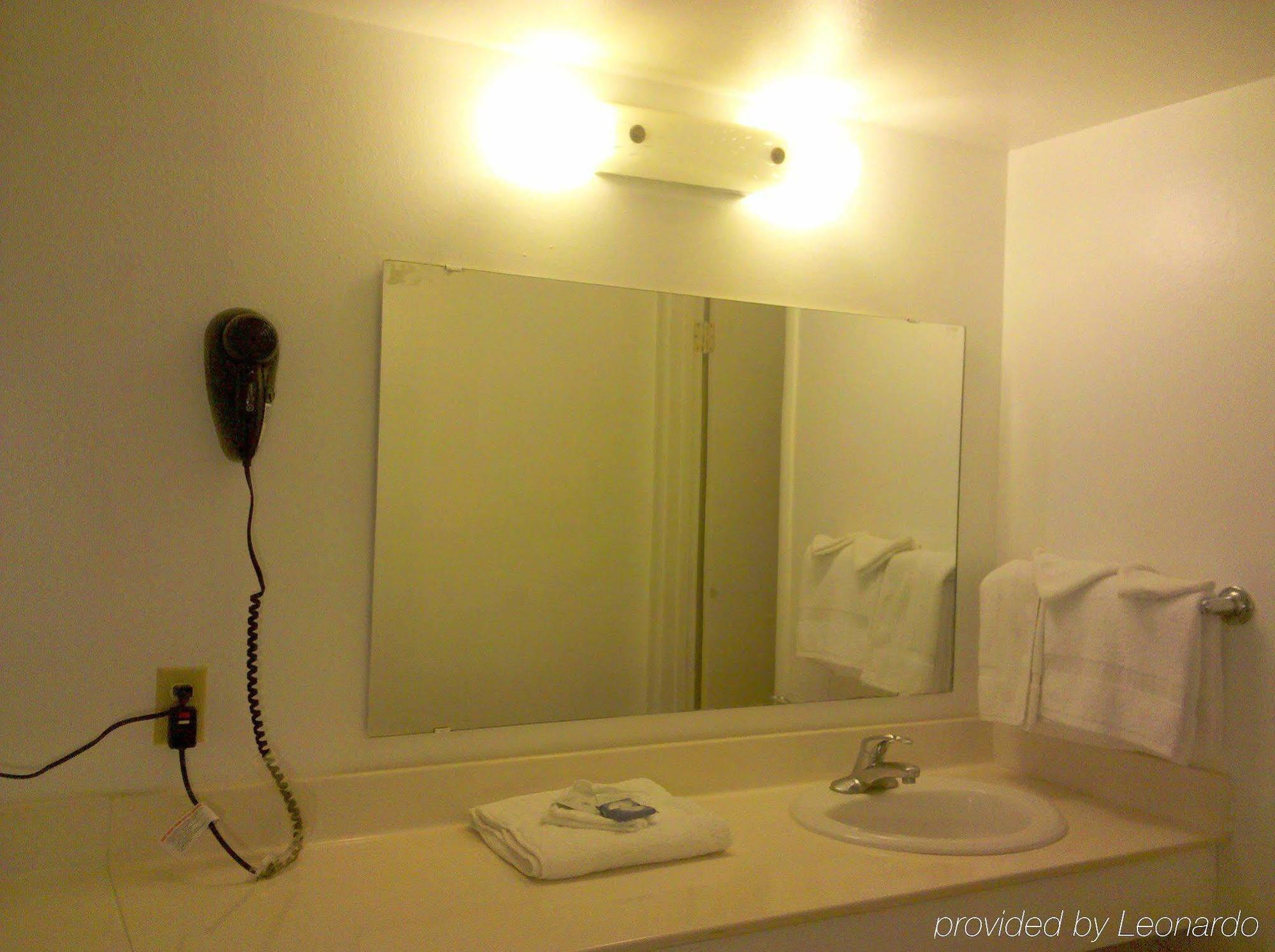Maple Inn And Suites Los Banos Rum bild