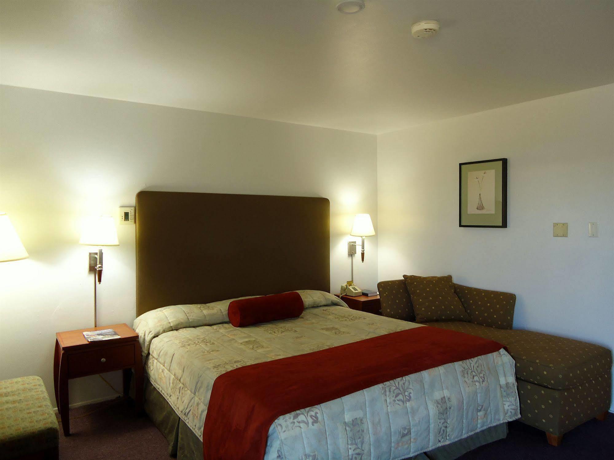 Maple Inn And Suites Los Banos Exteriör bild